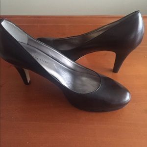 Anne Klein round leather platform heel